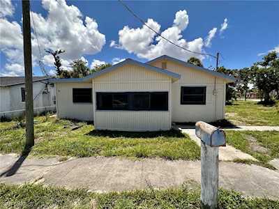 2012 Wright St Fort Myers, FL 33916