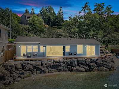 4436 Sunset Beach Rd W University Place, WA 98466