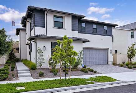 27547 Edgemont Dr San Pedro, CA 90732