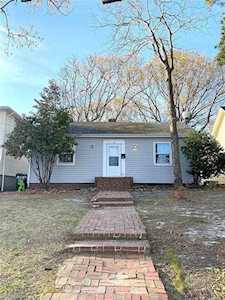 317 35th St Virginia Beach, VA 23451