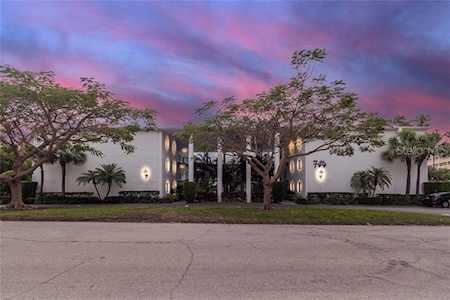 50 Harbor View Ln #24 Belleair Bluffs, FL 33770