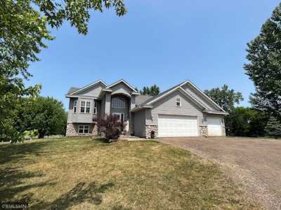 8121 211th Avenue NW Nowthen, MN 55330