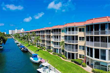 1350 N Portofino Dr #207 Sarasota, FL 34242