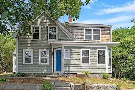 10 Mount Locust Ave Rockport, MA 01966