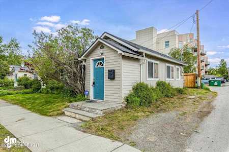 717 Barrow St Anchorage, AK 99501