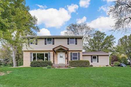 8810 Elgin Place N Golden Valley, MN 55427