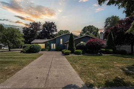 22671 Briscoe Dr Rocky River, OH 44116