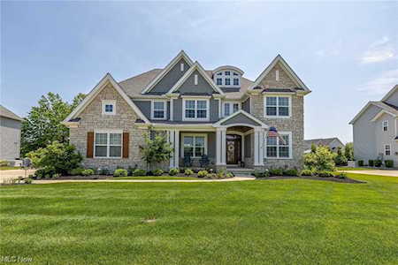 32573 Muirfield Dr Avon Lake, OH 44012