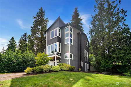 18821 18th Ave NE Shoreline, WA 98155