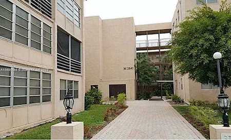 2840 Somerset Dr #311M Lauderdale Lakes, FL 33311