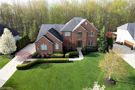 32977 Saint James Trl Avon, OH 44011