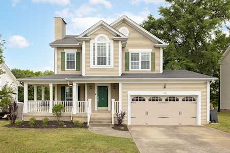 126 Waters Edge Ln Hendersonville, TN 37075