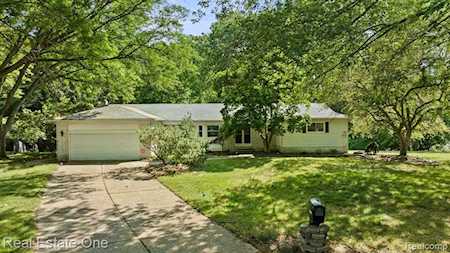 25337 Briarwyke Dr Farmington Hills, MI 48336