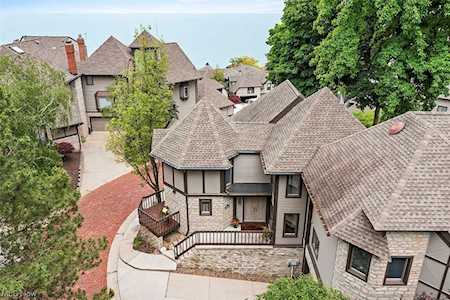 440 Darbys Run #21 Bay Village, OH 44140
