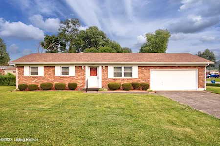 3904 Sedalia Trl Louisville, KY 40272