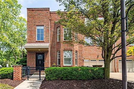 501 Beachcliff Row Dr Rocky River, OH 44116