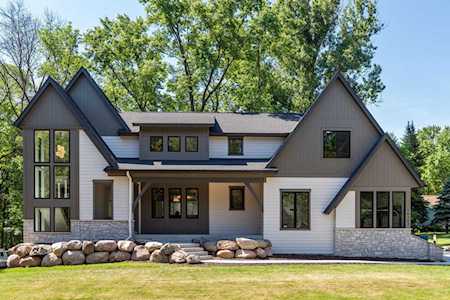 21461 Crescent Curve Lakeville, MN 55044
