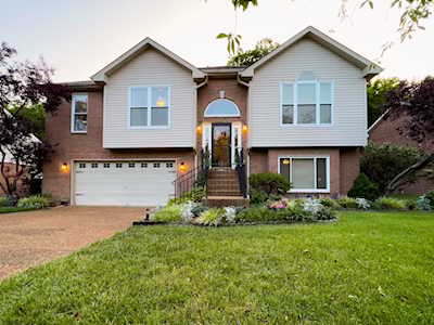 2938 Churchill Ln Thompsons Station, TN 37179