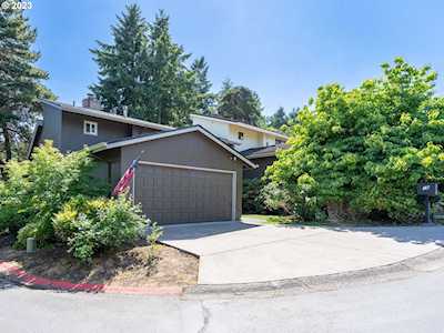 18 Britten CT Lake Oswego, OR 97035