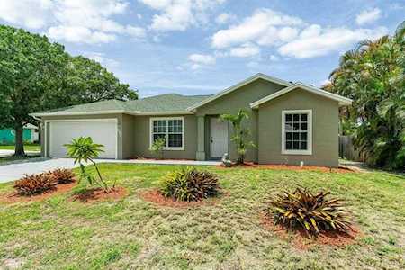 621 NE Spencer Street Jensen Beach, FL 34957