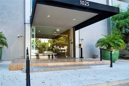 1025 N Kings Rd #217 West Hollywood, CA 90069