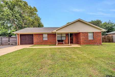 308 N Todd St Bullard, TX 75757