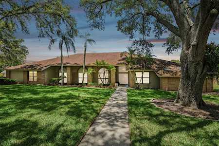 17917 Clear Lake Dr Lutz, FL 33548