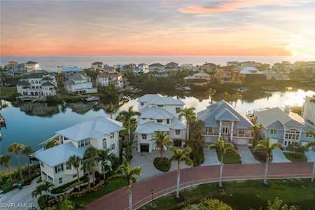 223 Bayfront Dr Bonita Springs, FL 34134