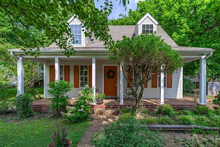 2712 Banks Ct Thompsons Station, TN 37179