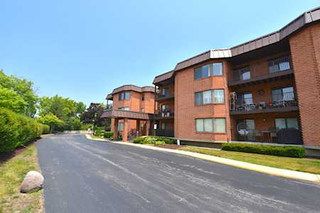 6401 Clarendon Hills Rd #314 Willowbrook, IL 60527