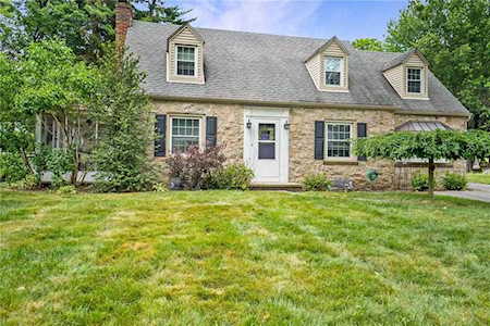 3215 Oxford Circle Allentown, PA 18104