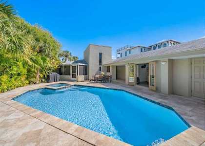 243 Willow Ave Anna Maria, FL 34216