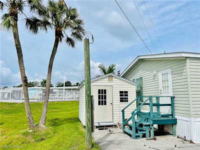 5558 Palm Beach Blvd #30 Fort Myers, FL 33905