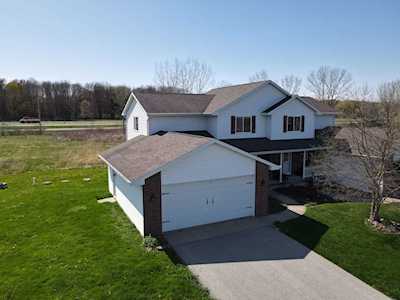 483 Madeline Ln Little Suamico, Town of Little Suamico, WI 54141
