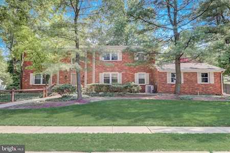 1800 Lark Ln Cherry Hill, NJ 08003