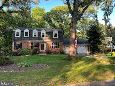 208 Grosvenor Ln Severna Park, MD 21146