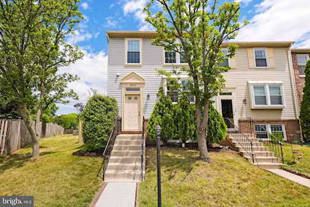 6039 Hydrangea Dr Alexandria, VA 22310