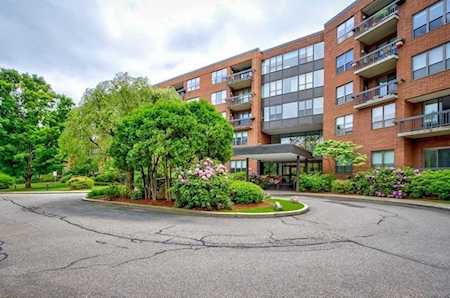 210 Nahanton St #110 Newton, MA 02459