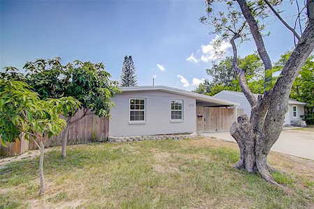 2132 43rd Ave N St. Petersburg, FL 33714