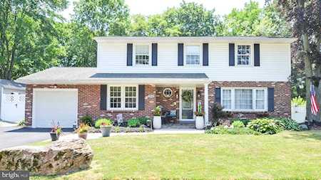 3304 Cross Country Dr Wilmington, DE 19810