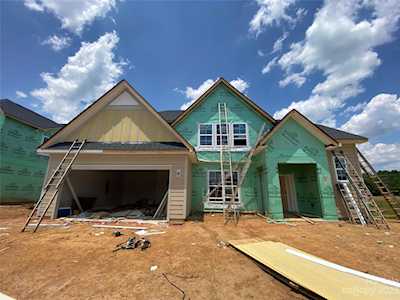 3838 Dahlia Dr Harrisburg, NC 28075