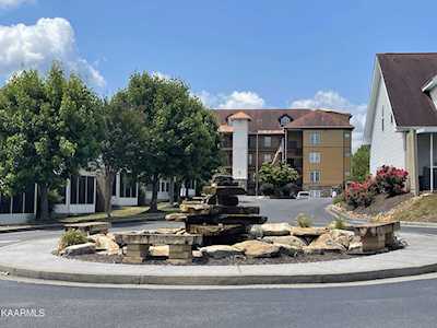 527 River Place Way Sevierville, TN 37862