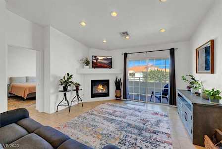 8452 Boseck Dr #232 Las Vegas, NV 89145