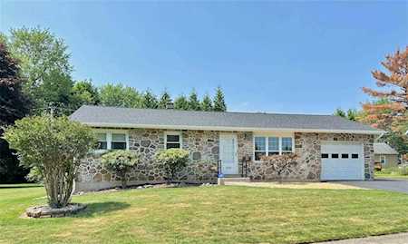 2251 Pinehurst Rd Bethlehem, PA 18018