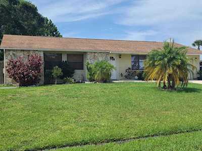 379 SW Fairway Avenue Port St Lucie, FL 34983