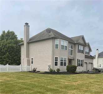 808 Blue Spruce Ln Easton, PA 18040