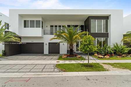 10288 NW 74th Ter Doral, FL 33178