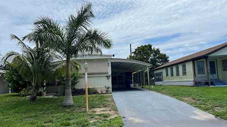 8371 SE Skylark Avenue Hobe Sound, FL 33455