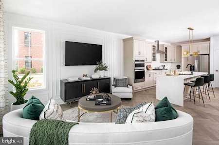 7581 Backett Wood Terrace Mclean, VA 22102