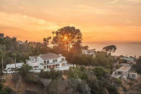 7585 Hillside Dr La Jolla, CA 92037